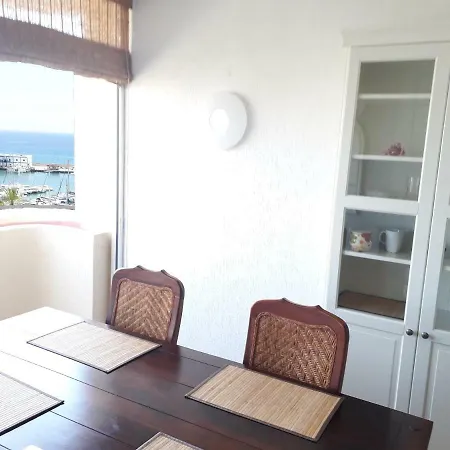 Urbanizacion Puerto Paraiso إِستيبونا