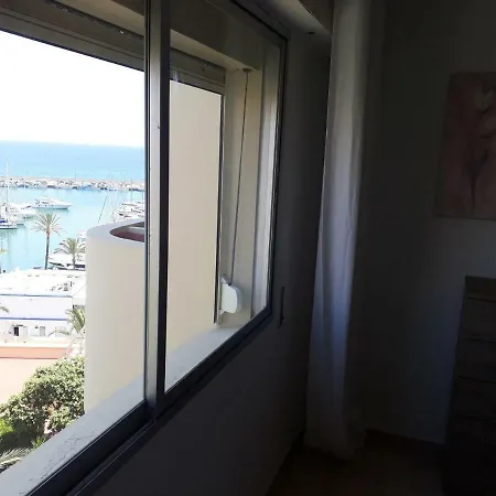 Urbanización Puerto Paraiso *