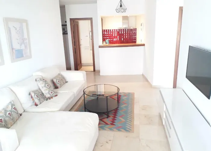 Urbanizacion Puerto Paraiso * إِستيبونا